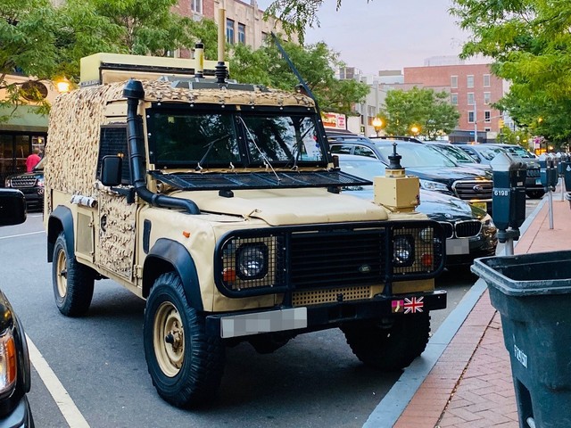 Land Rover Defender 110