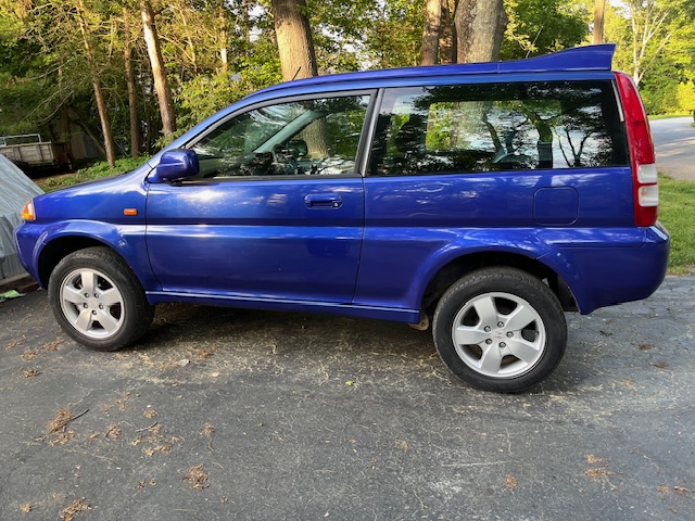 1999 Honda HR-V to New York, United States.