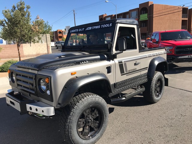 Land Rover Defender 90 shipped to TX, USA