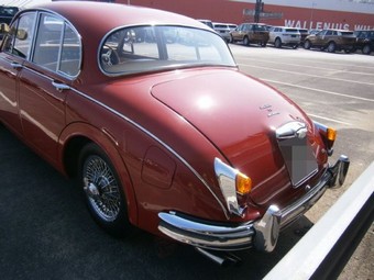 Jaguar MK II shipped from UK to Canada | Classic Car Shipping