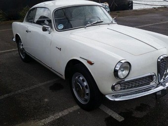 Alfa Romeo Giulietta Sprint shipped from UK to USA | Classic Car Shipping